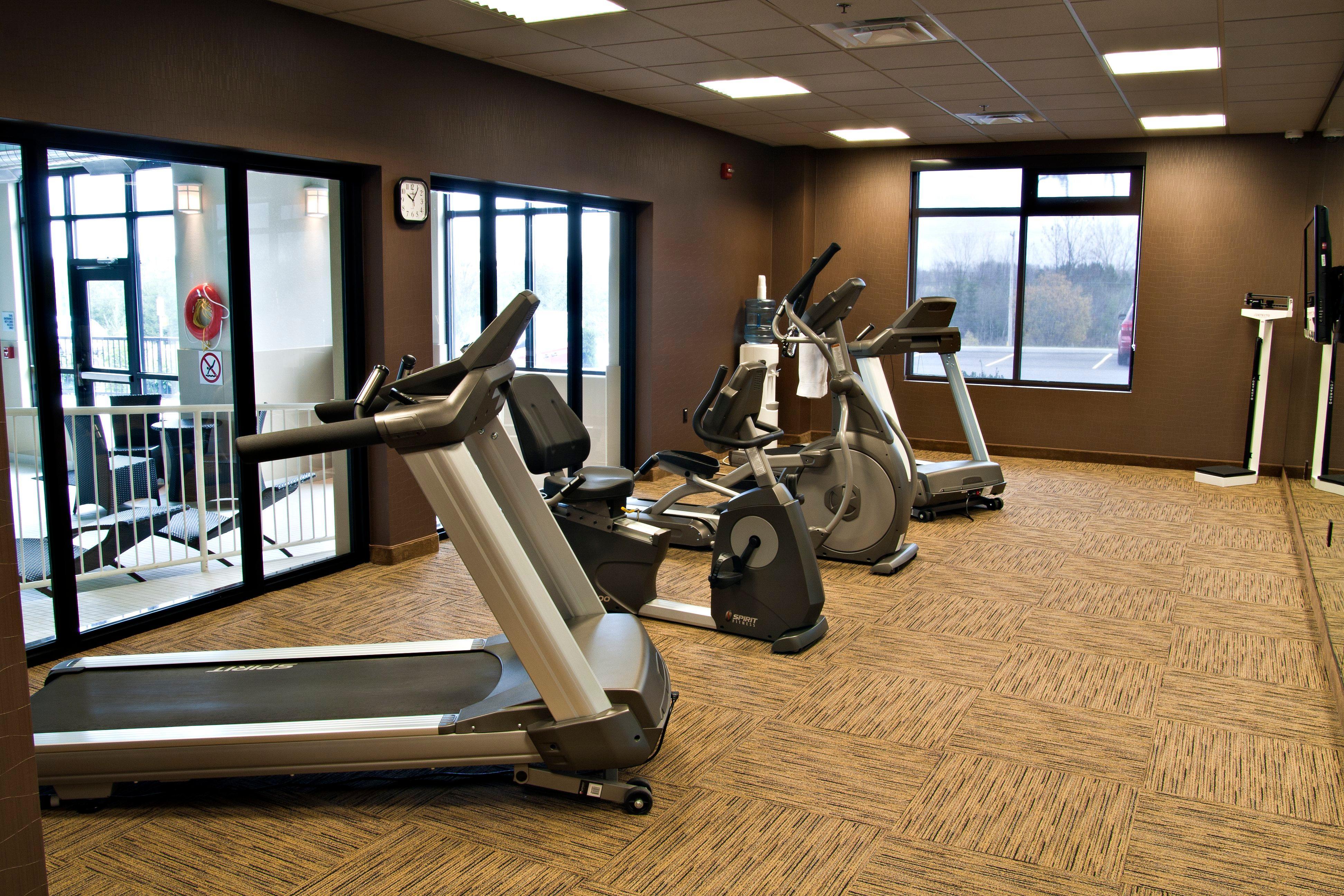 Holiday Inn Express Pembroke By Ihg Exteriör bild