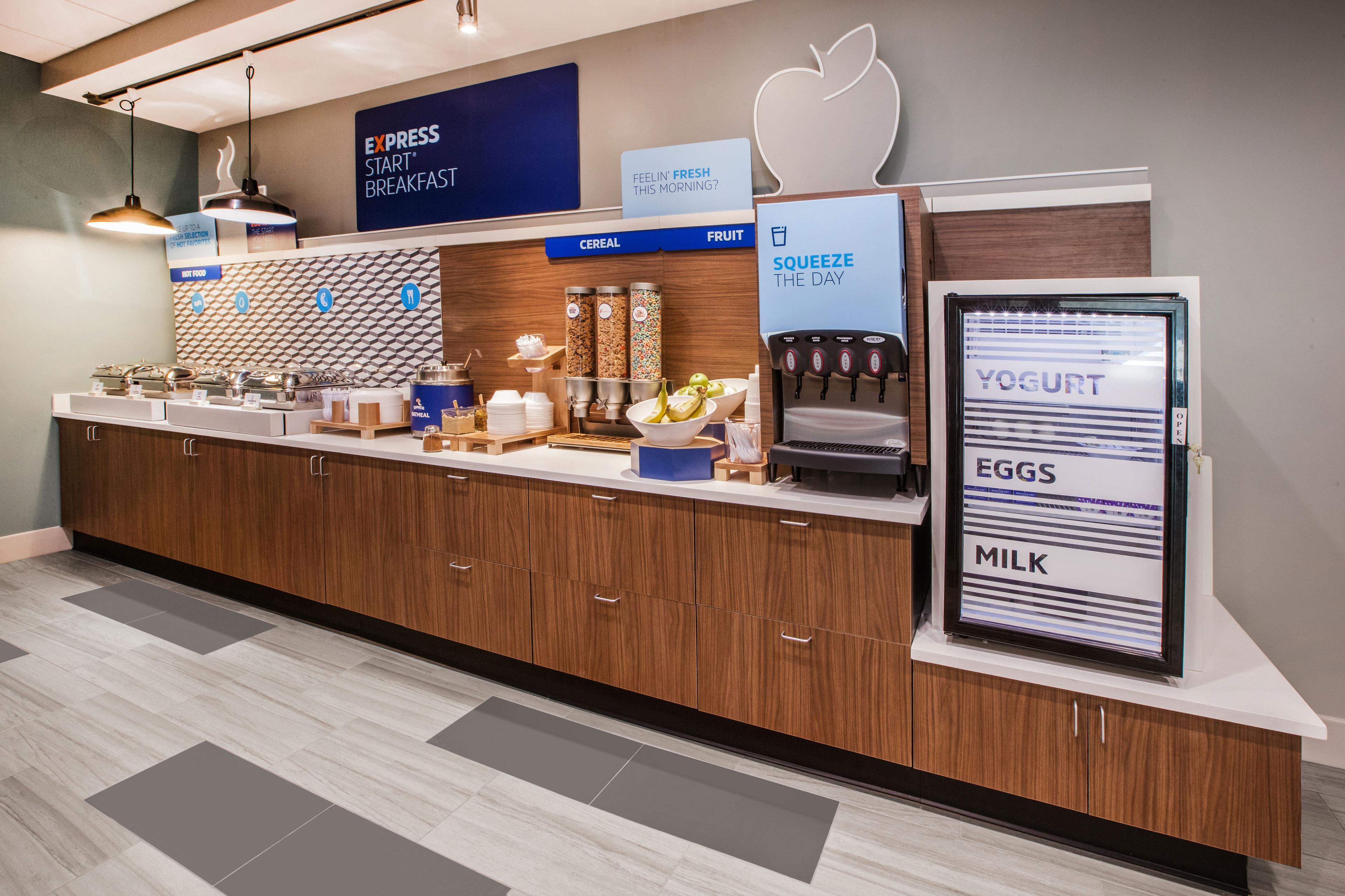 Holiday Inn Express Pembroke By Ihg Exteriör bild