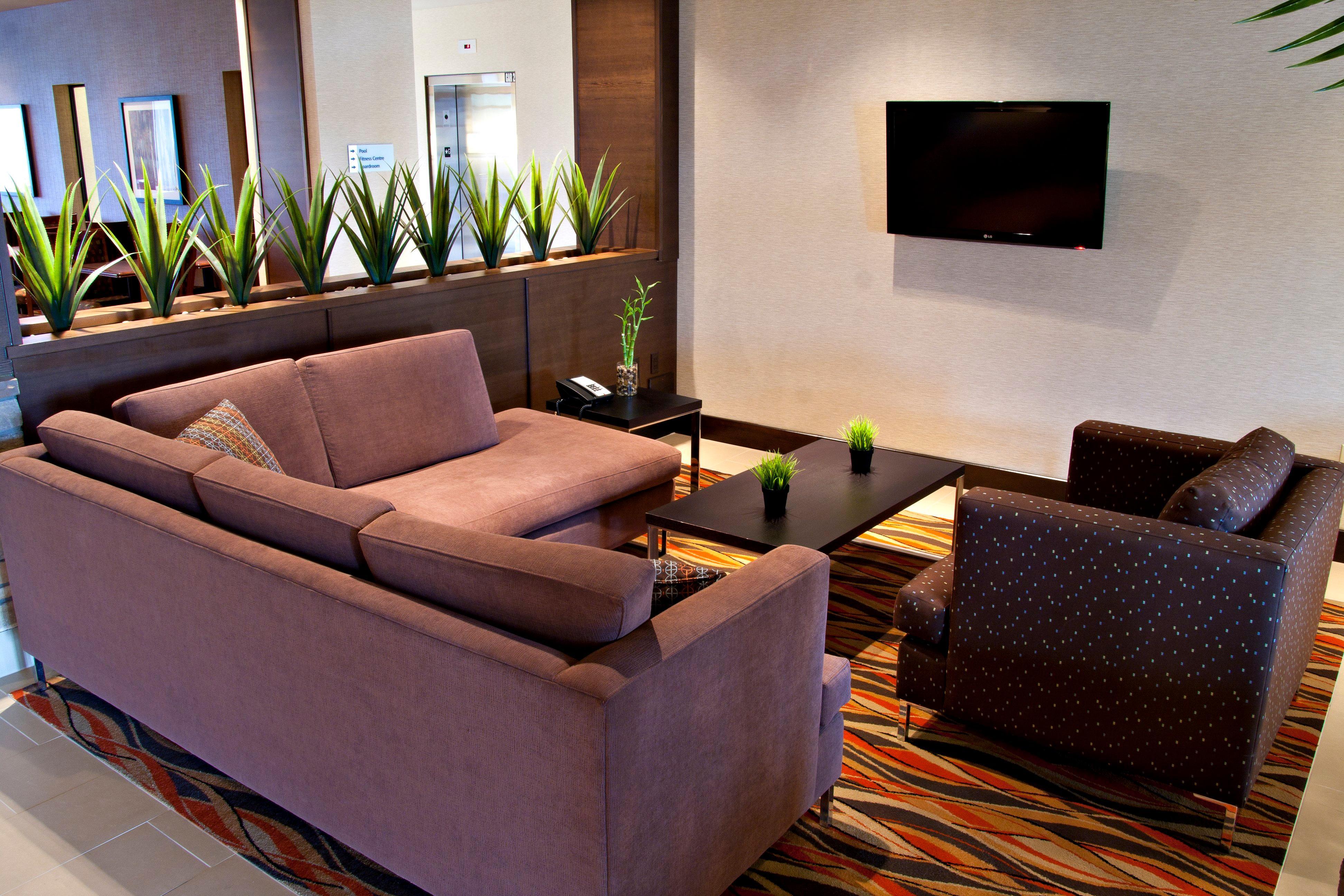 Holiday Inn Express Pembroke By Ihg Exteriör bild