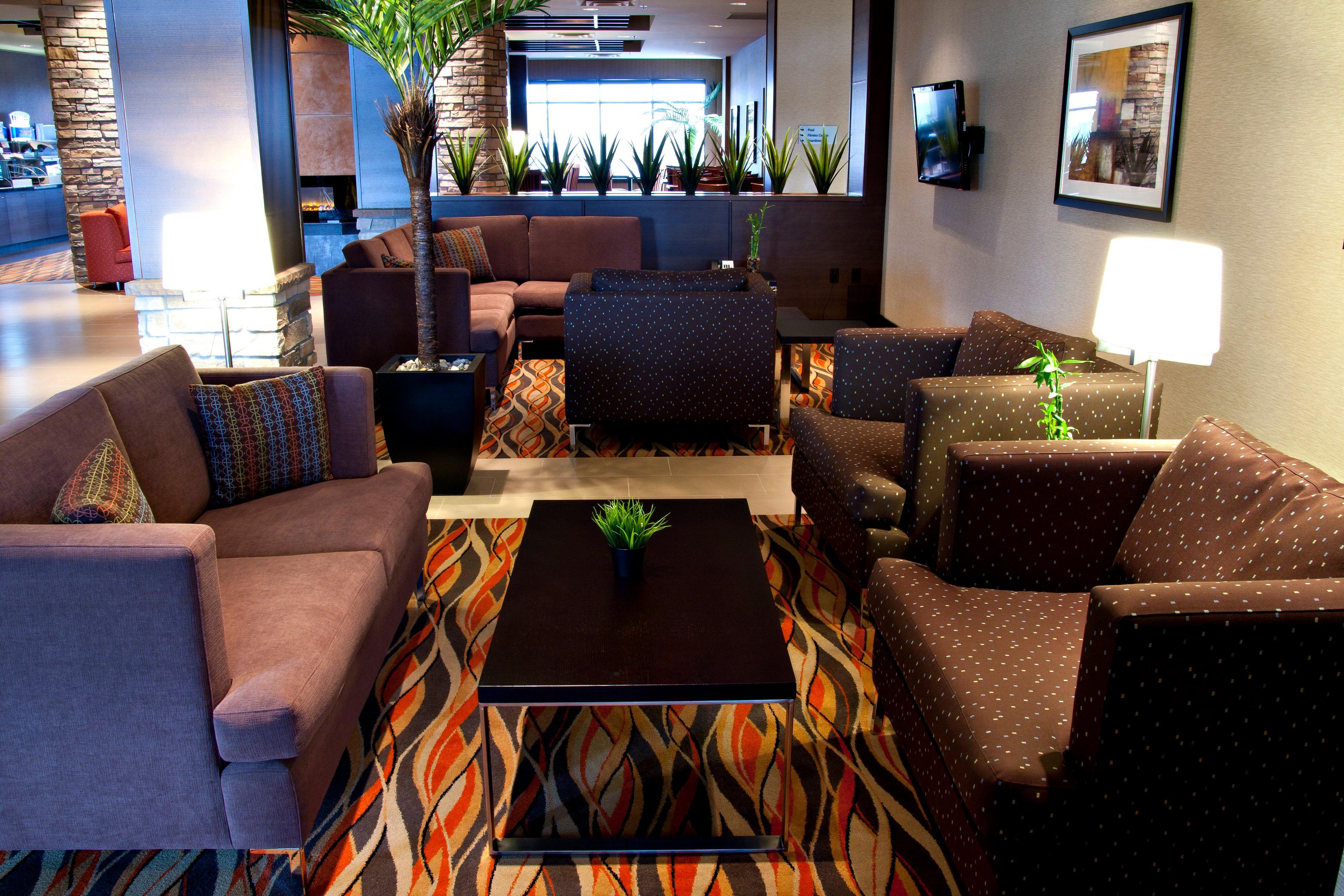 Holiday Inn Express Pembroke By Ihg Exteriör bild